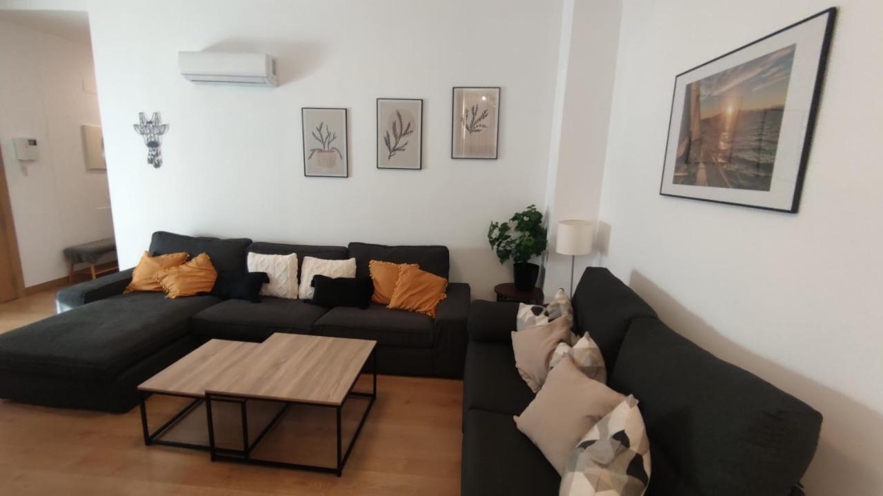 Unique Apartment In Malaga City Center With Pool Buitenkant foto