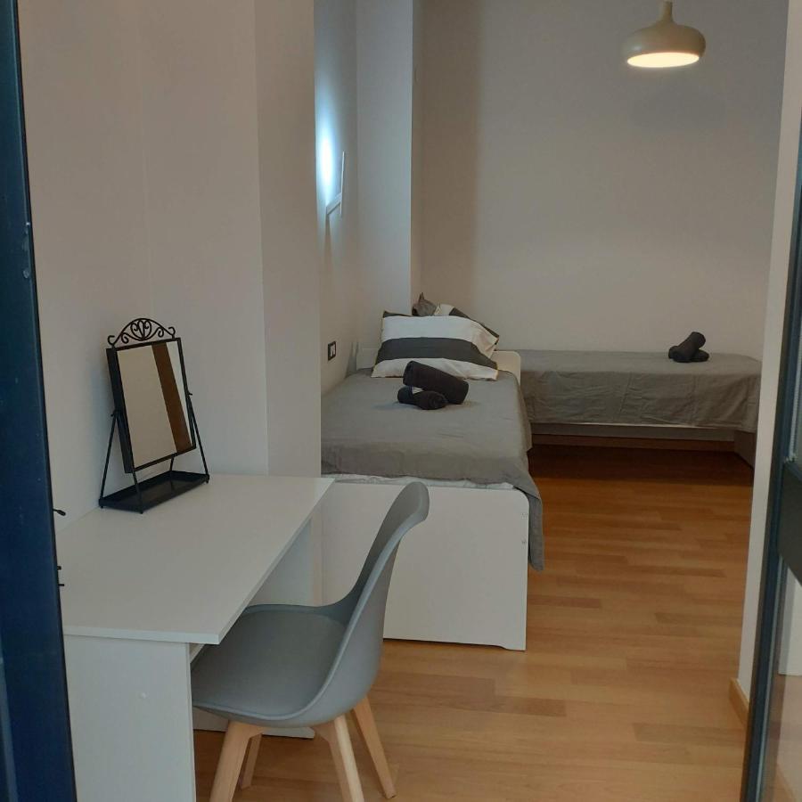 Unique Apartment In Malaga City Center With Pool Buitenkant foto